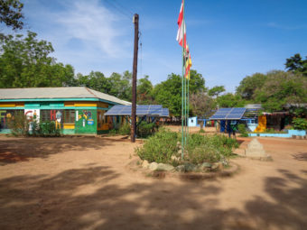 Die Schule lebt ökologische Grundsätze und produziert ihren eigenen Strom